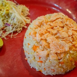 ข้าวผัดปลาแซลมอน