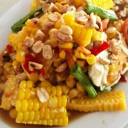 ตำข้าวโพดไข่เค็ม