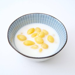 แปะก๊วยร้อน (น้ำขิง - นมสด)