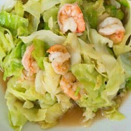 ผัดกะหล่ำปลีกุ้งราดข้าว