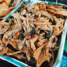 ขาเป็ดพะโล้ 4 ชิ้น