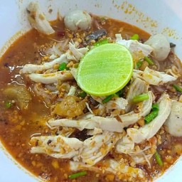 ก๋วยเตี๋ยวไก่ฉีก+หมูต้มยำ