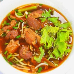 ก๋วยเตี๋ยวหมูตุ๋น