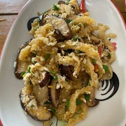 กระเพาะปลาผัดเห็ดหอม