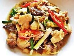 ไก่ผัดขิง (กับข้าว)