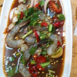 ยำกุ้งสด