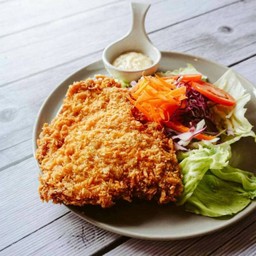 สลัดไก่ชุบแป้งทอด [จัดส่ง]