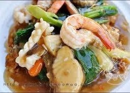 ราดหน้าทะเล