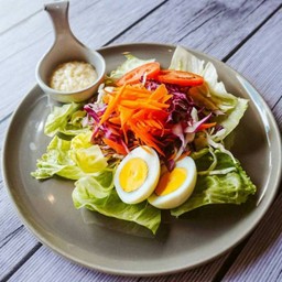 สลัดผักสด ไข่ต้ม [จัดส่ง]