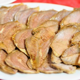 เนื้อน่องวัวหมักซอส