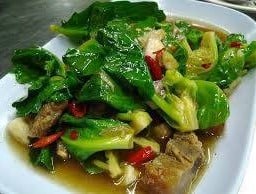 แขนงหมูกรอบ (กับ ข้าว)