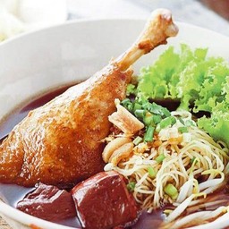 ก๋วยเตี๋ยวน่องเป็ดพะโล้