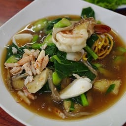 กุ้ง หมึก ปู มาครบจัดเต็ม