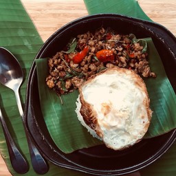 กะเพราหลังบ้าน Kitchen 24