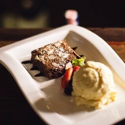 HOMEMADE CHOCOLATE BROWNIE