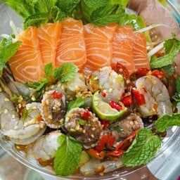 ตำหอยแครงกุ้งสดแซลม่อน