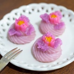 ขนมกรุบ