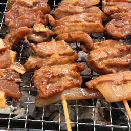 หมูปิ้งกันเอง หมู่บ้านนิลุบล