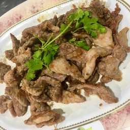 หมูทอดกระเทียมพริกไทย
