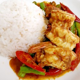 ผัดพริกแกงราดข้าว