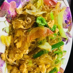 ผัดวุ้นเส้น