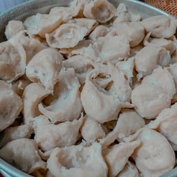 ลูกชิ้นปลาเยาวราช&หมึกย่างBy นิ่มน๊อฟ