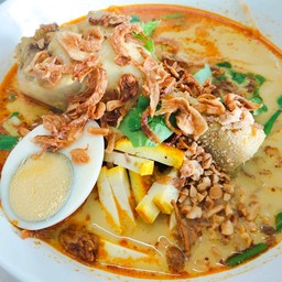 ก๋วยเตี๋ยวแกงไก่
