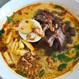 ก๋วยเตี๋ยวแกงเนื้อ