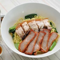 บะหมี่หมูแดงหมูกรอบ