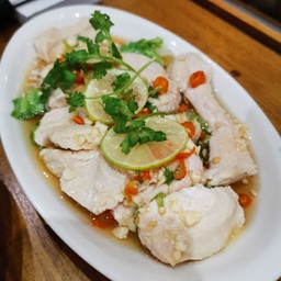 อกไก่นึ่งมะนาว