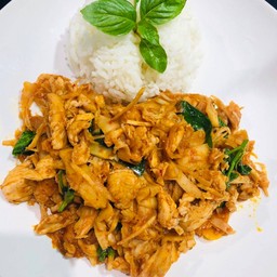 หน่อไม้ดองผัดพริกแกงหมูราดข้าว