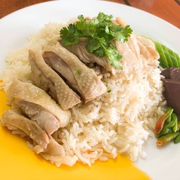 ข้าวมันไก่ต้ม แม่พลอย
