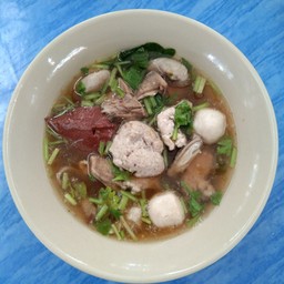 ร้านก๋วยเตี๋ยวหมูอ้วน