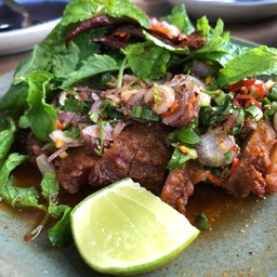 น้ำตกคอหมูทอด