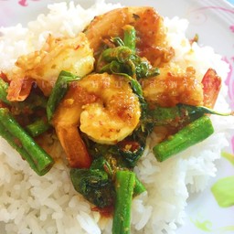 ข้าวราดเครื่องแกงกุ้ง