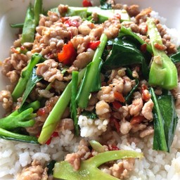 ข้าวคะน้าหมูสับ
