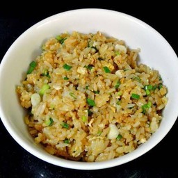 ข้าวผัดซอสยากิโซบะหมูชิ้น