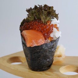 Salmon Ikura Temaki