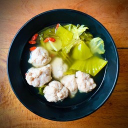 ซุปเกี่ยมฉ่ายหมูเด้ง