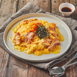 ข้าวไข่ข้นเบคอนปูอัดเห็ด