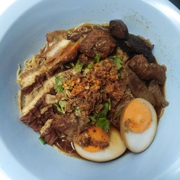 หมี่ผสมจั๊บธรรมดา