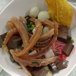 เกาเหลาเกี๊ยวหมูโฟ