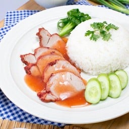 สนมหมูกรอบ