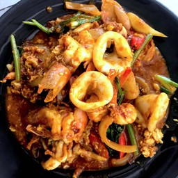 ผัดผงกระหรี่ (เป็นกับข้าว)