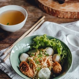 เป็งชุง ลูกชิ้นปลาเยาวราชเจ้าเก่า 炳春鱼丸 - Peng Chung Fishball Noodles ซอยมโนรม พระราม 4