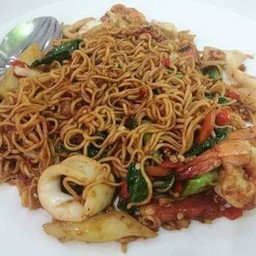 ผัดมาม่าขี้เมา