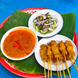 ธนพร หมูสะเต๊ะ