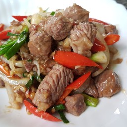 เนื้อสันในผัดน้ำมันหอย (กับข้าว)