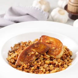 ตับห่านทอดกระเทียม (สูตรฟัวกราส์ฝรั่งเศส) (Stir-fried foie gras with garlic and pepper)