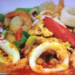 ปลาหมึกผัดไข่เค็ม.